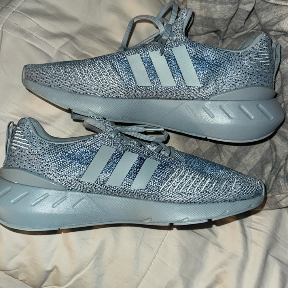 Women’s Sneakers